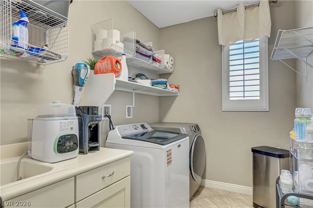 7694 Canyon Diablo, Las Vegas, NV 89179