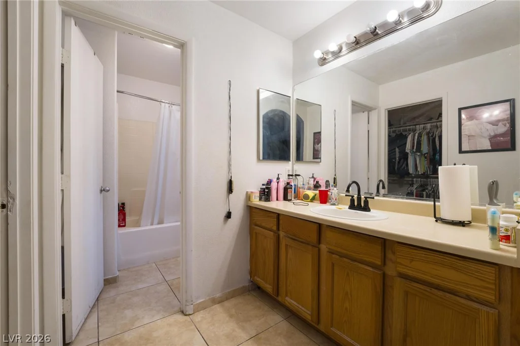 6548 Shining Sand, Las Vegas, NV 89142