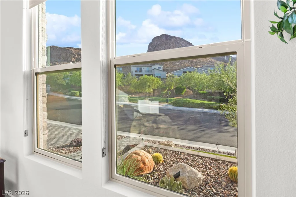 1948 Regal Bluff, Henderson, NV 89052
