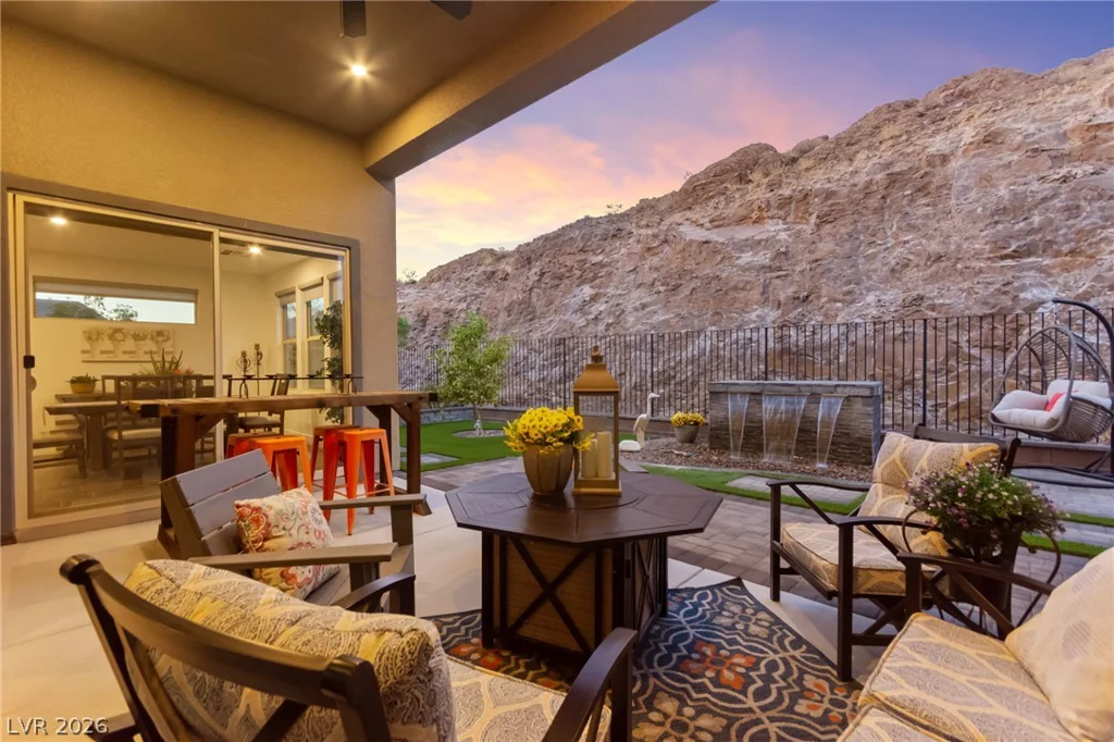 1948 Regal Bluff, Henderson, NV 89052