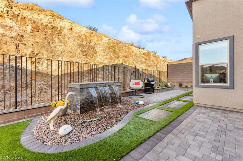 1948 Regal Bluff, Henderson, NV 89052