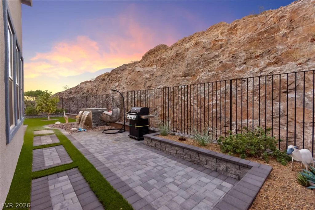 1948 Regal Bluff, Henderson, NV 89052