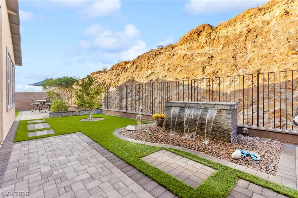 1948 Regal Bluff, Henderson, NV 89052