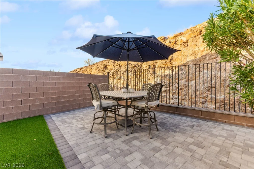 1948 Regal Bluff, Henderson, NV 89052