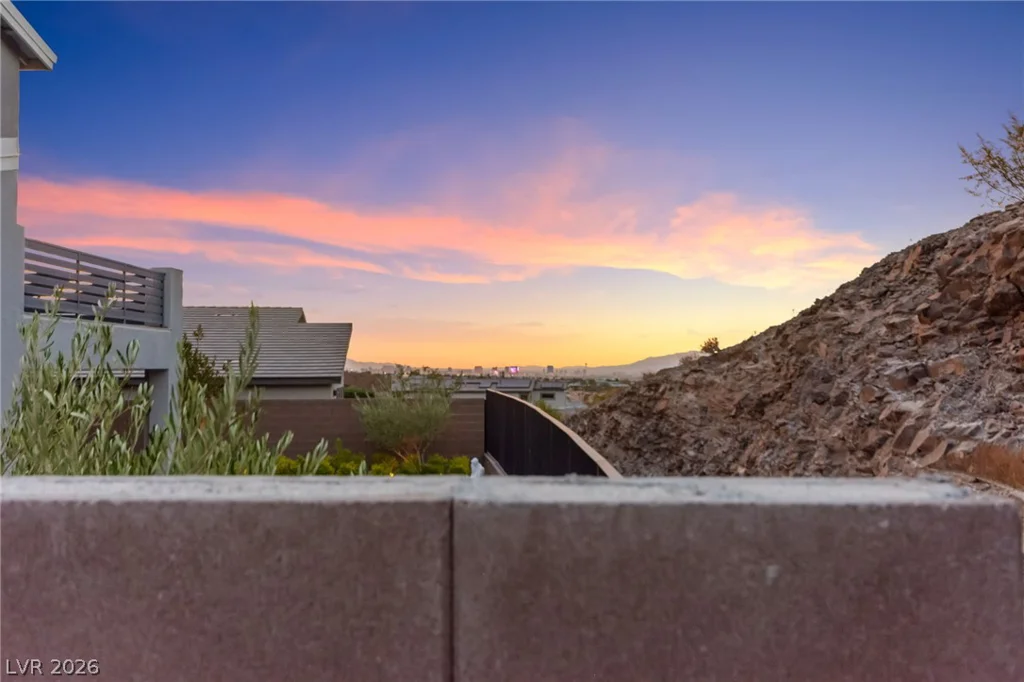 1948 Regal Bluff, Henderson, NV 89052