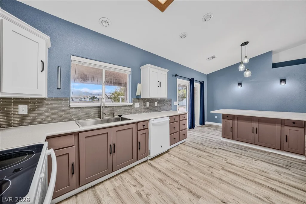 2120 Mount Charleston, Pahrump, NV 89048