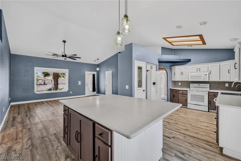 2120 Mount Charleston, Pahrump, NV 89048