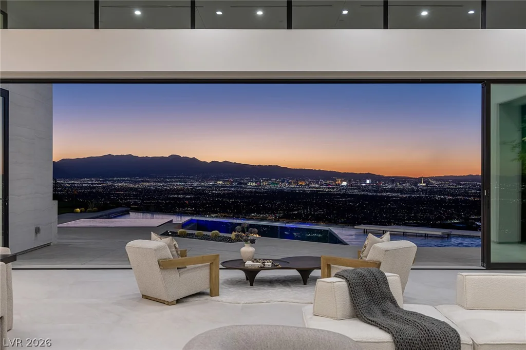 563 Grand Rim, Henderson, NV 89012