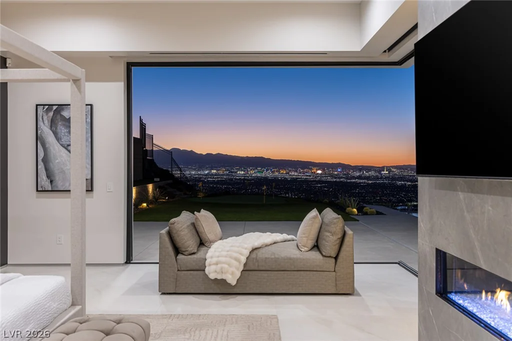 563 Grand Rim, Henderson, NV 89012