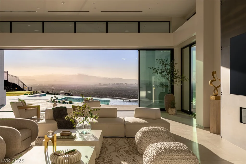 563 Grand Rim, Henderson, NV 89012