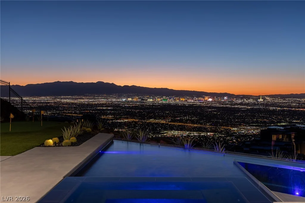 563 Grand Rim, Henderson, NV 89012