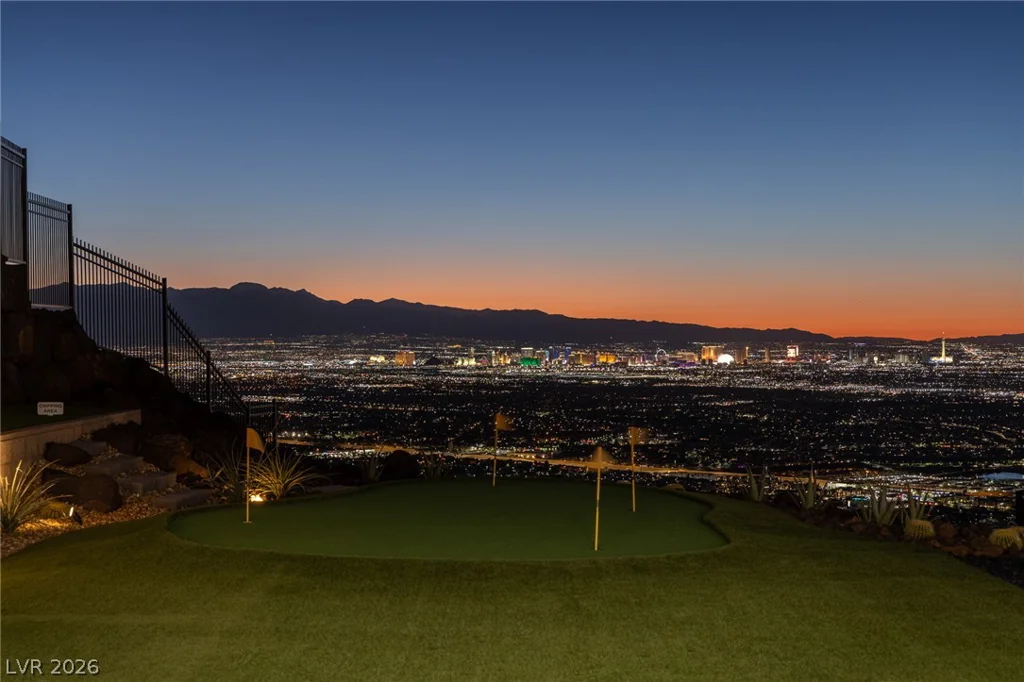 563 Grand Rim, Henderson, NV 89012