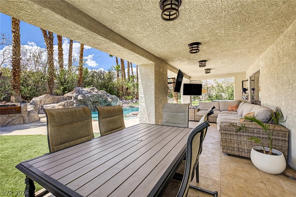 1101 Byorick, Las Vegas, NV 89128