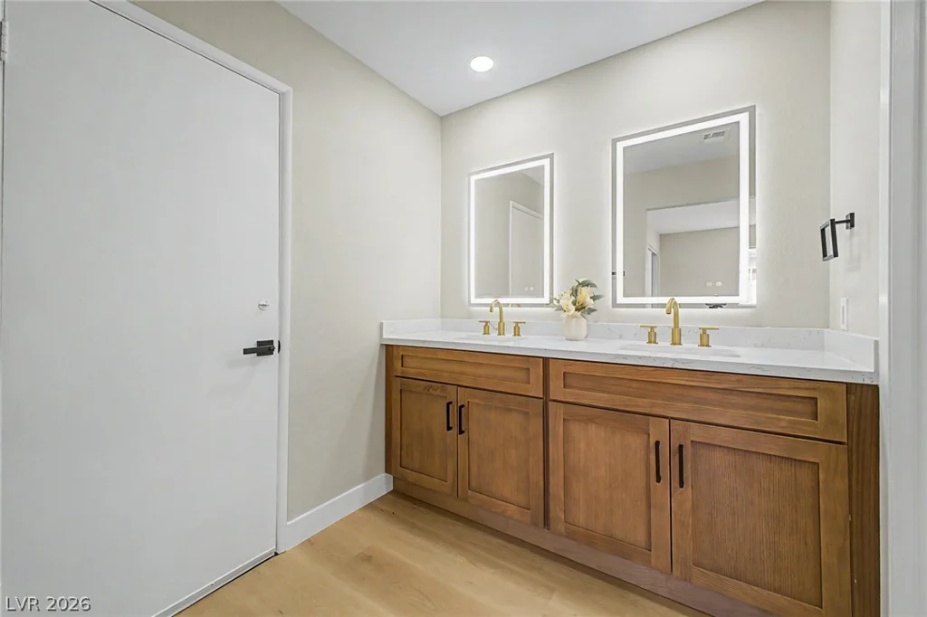 324 Lakehurst, Las Vegas, NV 89145