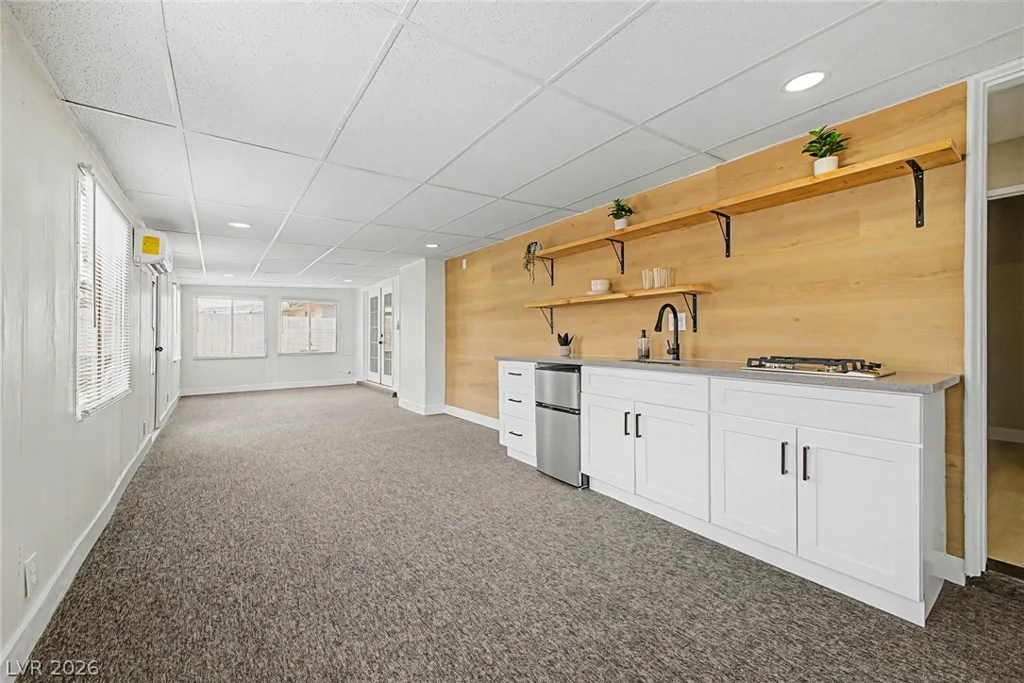 324 Lakehurst, Las Vegas, NV 89145