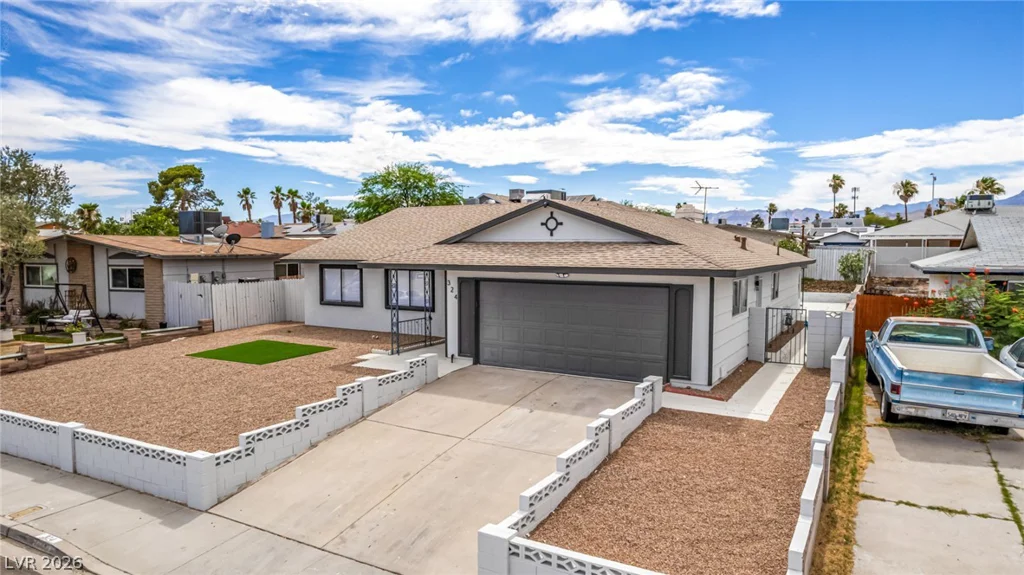 324 Lakehurst, Las Vegas, NV 89145