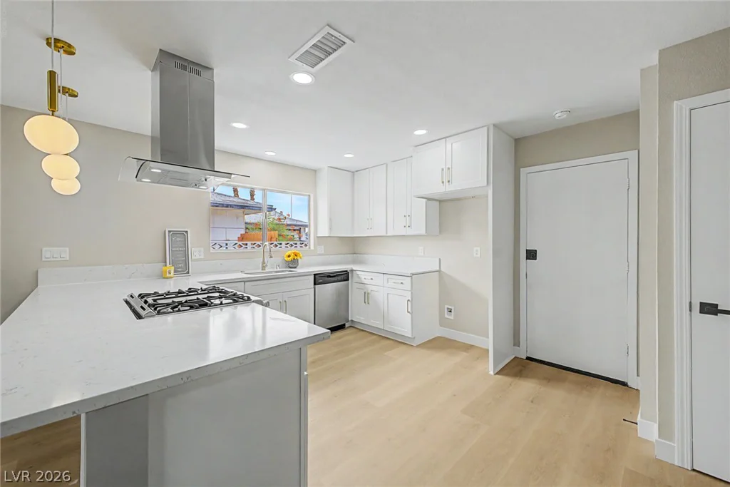 324 Lakehurst, Las Vegas, NV 89145