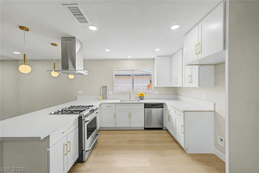 324 Lakehurst, Las Vegas, NV 89145
