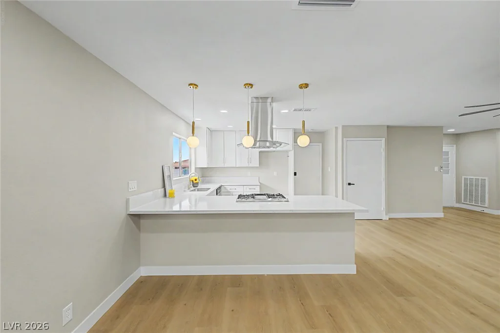 324 Lakehurst, Las Vegas, NV 89145