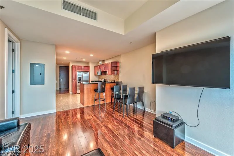 4525 Dean Martin, Las Vegas, NV 89103