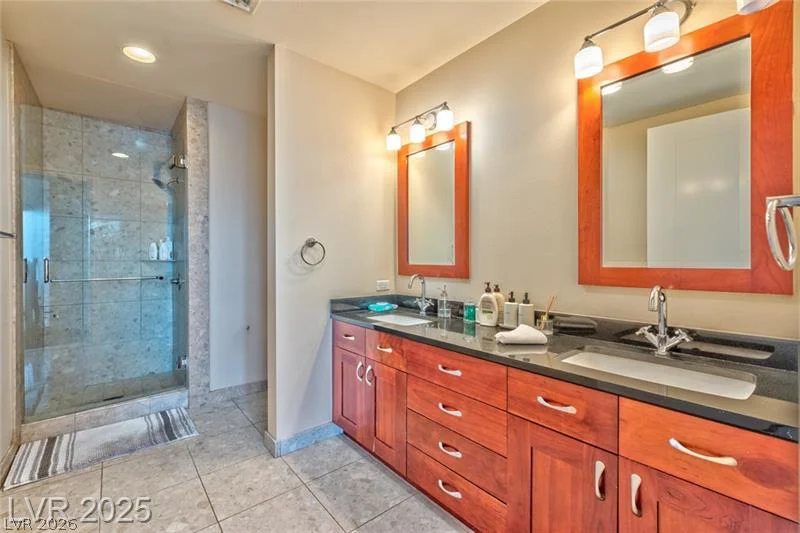 4525 Dean Martin, Las Vegas, NV 89103