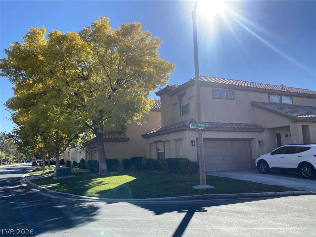 9329 Eagle Ridge, Las Vegas, NV 89134