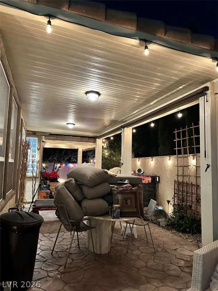 9329 Eagle Ridge, Las Vegas, NV 89134