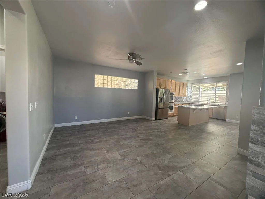 9329 Eagle Ridge, Las Vegas, NV 89134