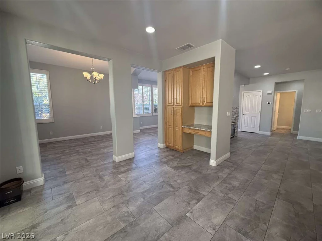 9329 Eagle Ridge, Las Vegas, NV 89134
