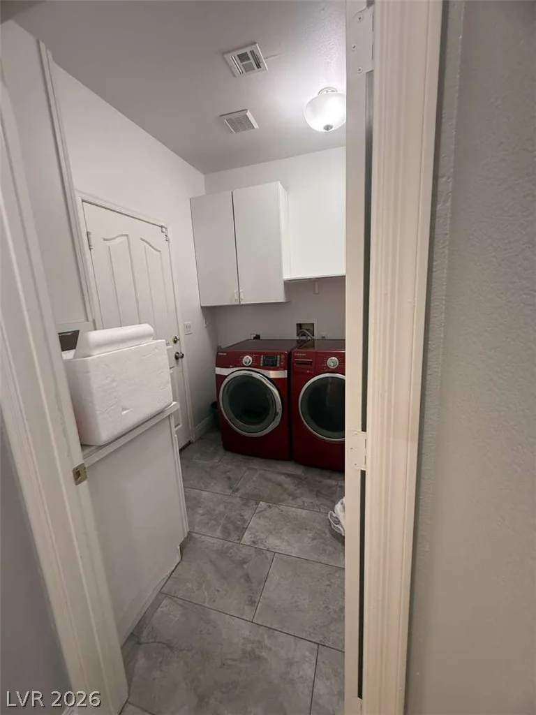 9329 Eagle Ridge, Las Vegas, NV 89134