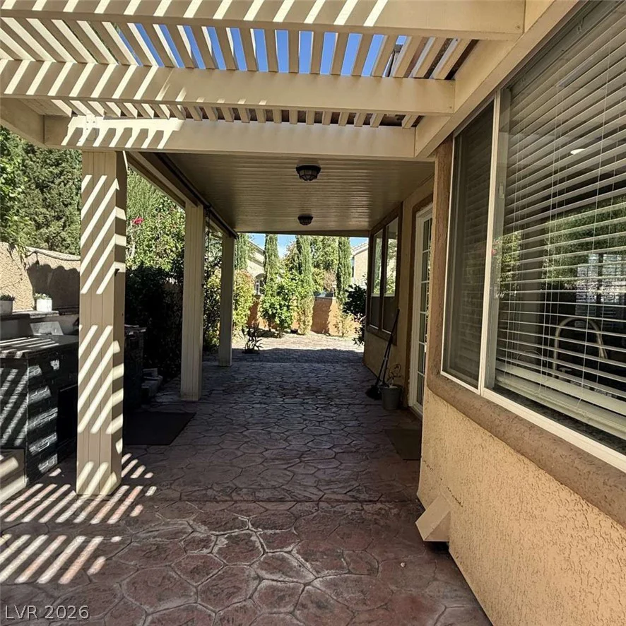 9329 Eagle Ridge, Las Vegas, NV 89134