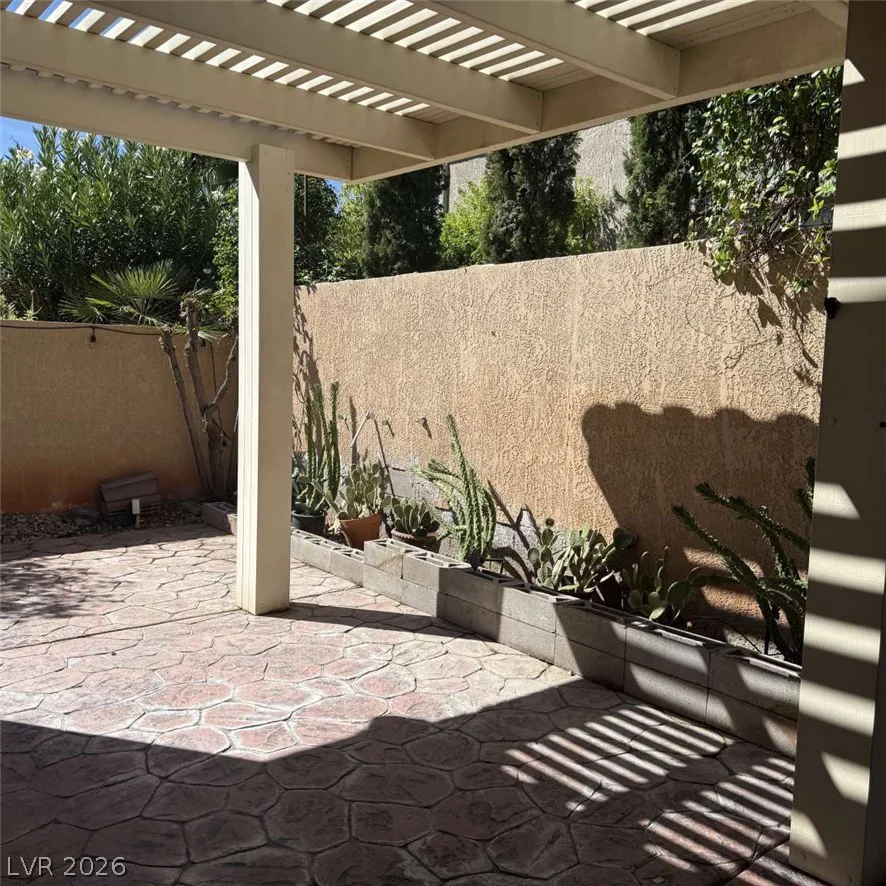 9329 Eagle Ridge, Las Vegas, NV 89134