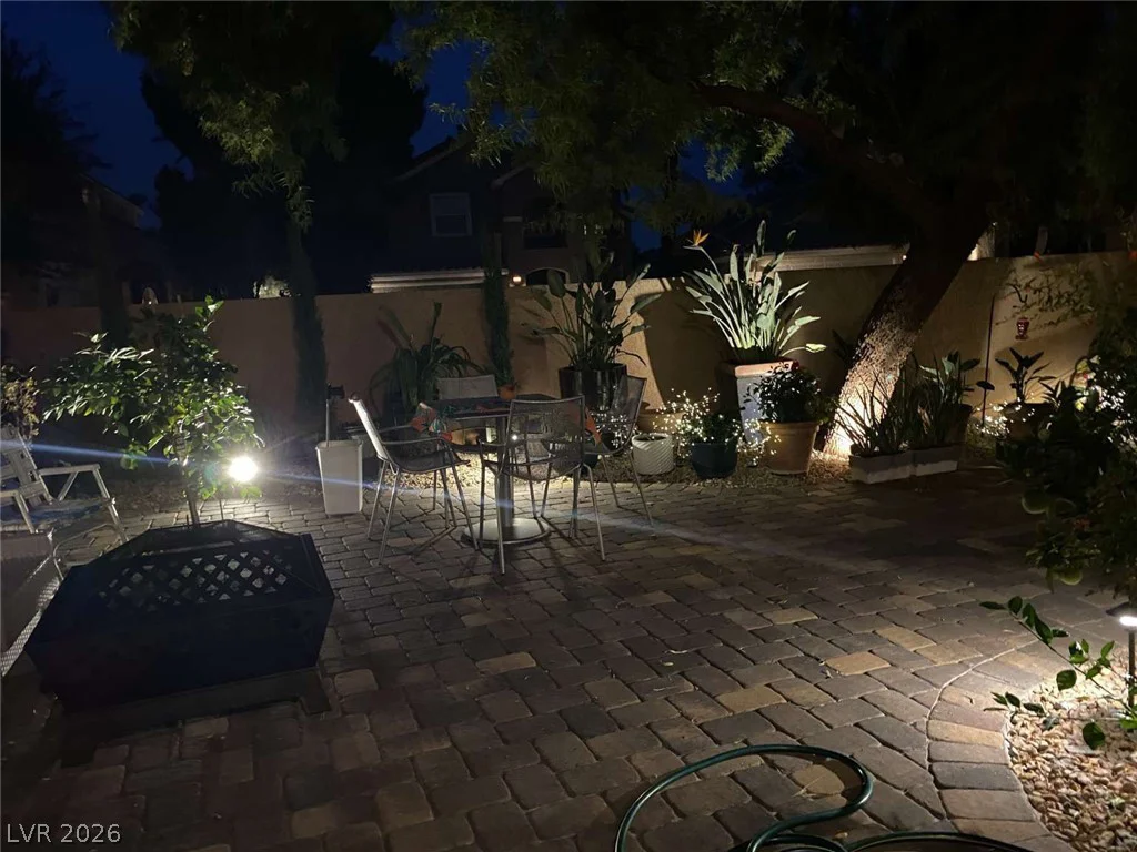 9329 Eagle Ridge, Las Vegas, NV 89134