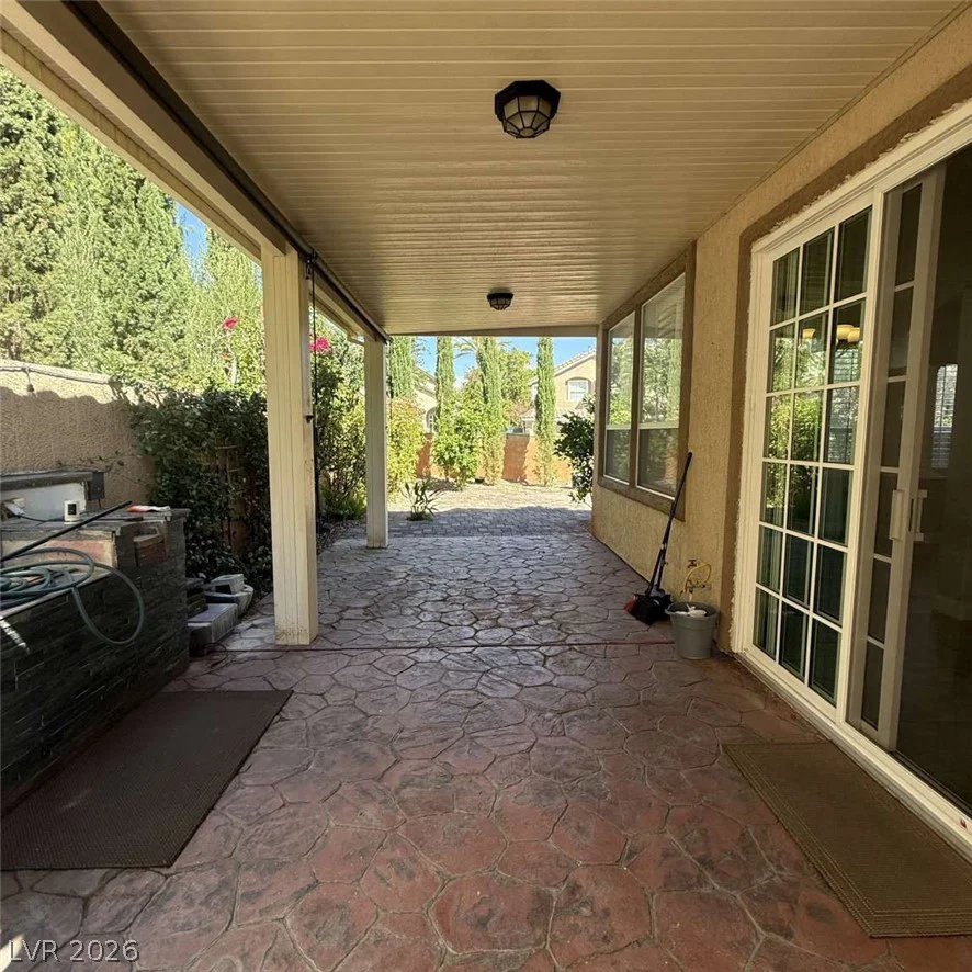 9329 Eagle Ridge, Las Vegas, NV 89134