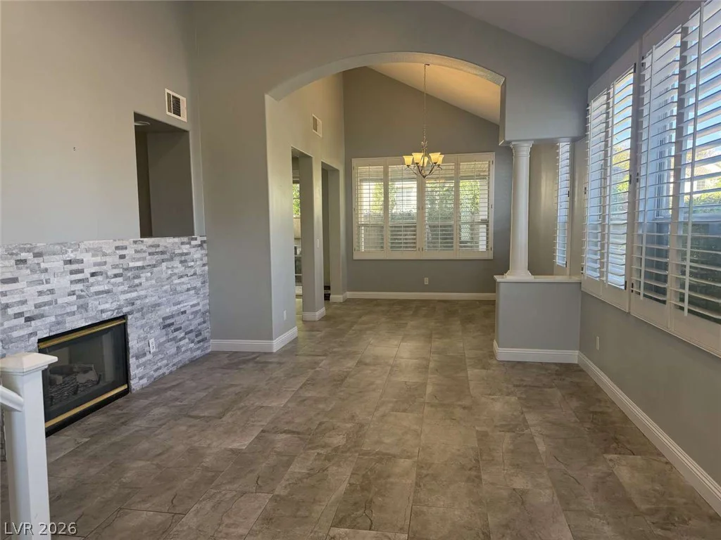 9329 Eagle Ridge, Las Vegas, NV 89134