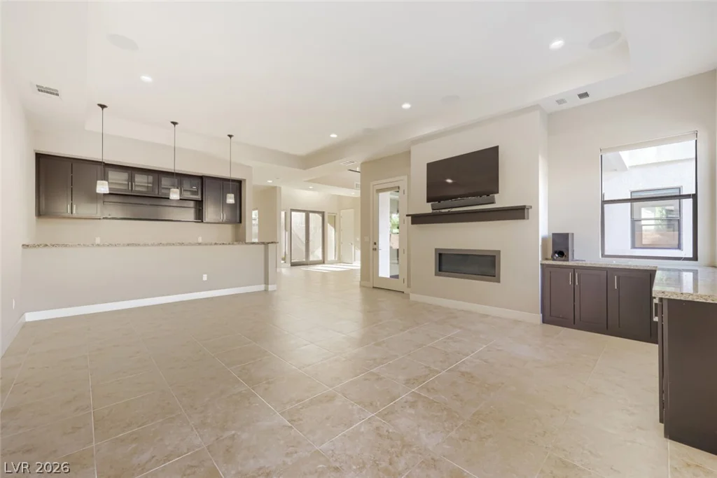 70 Grey Feather, Las Vegas, NV 89135