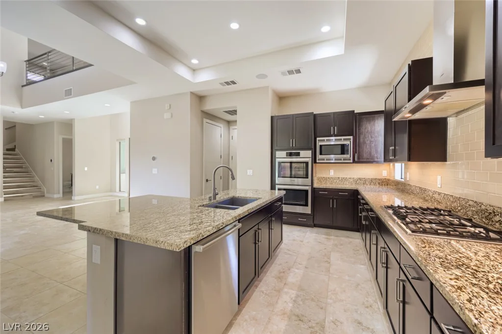 70 Grey Feather, Las Vegas, NV 89135