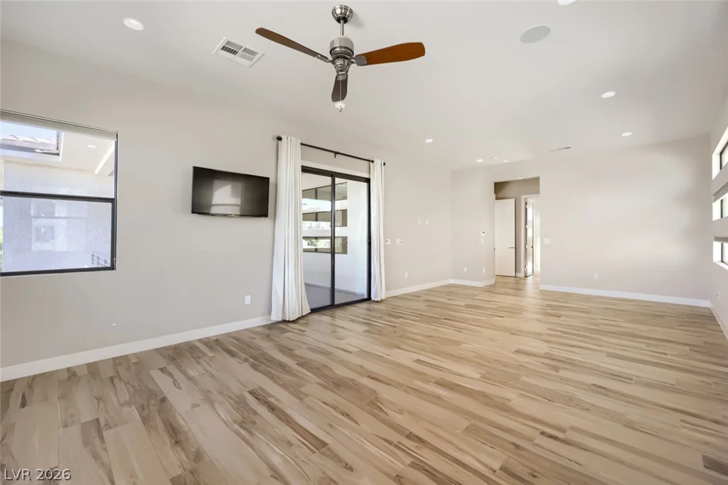 70 Grey Feather, Las Vegas, NV 89135