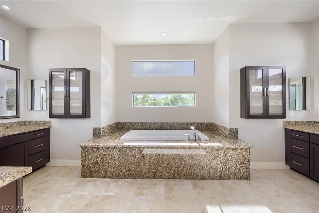 70 Grey Feather, Las Vegas, NV 89135