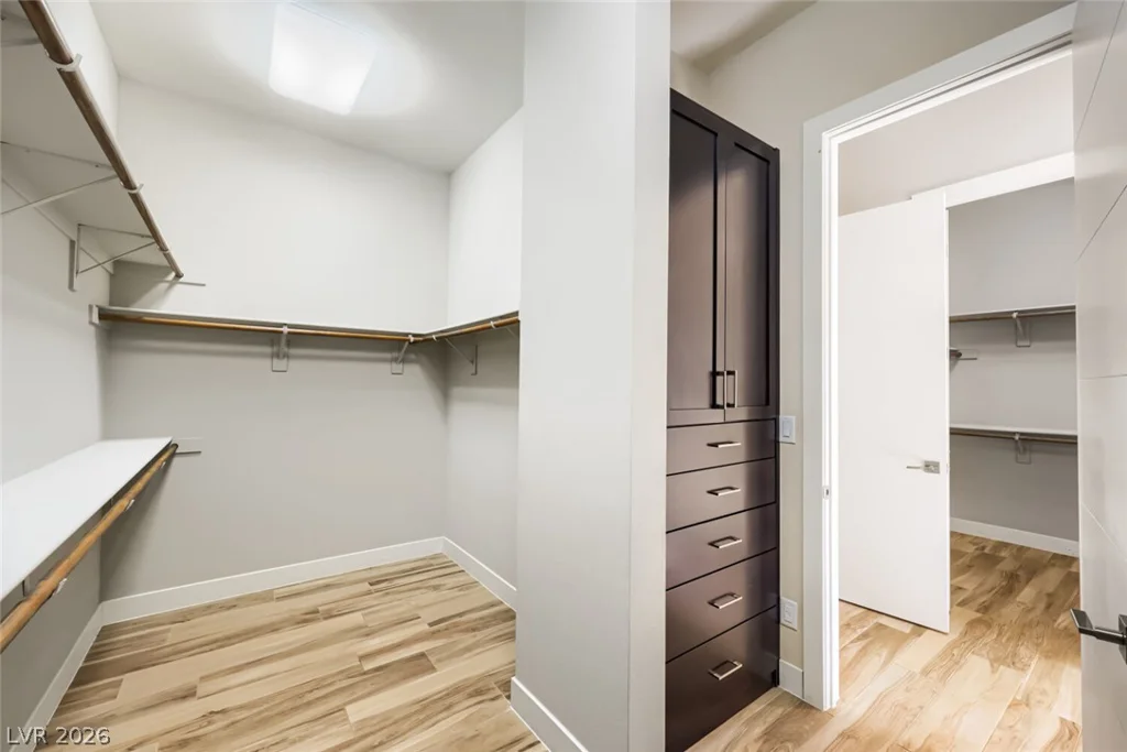 70 Grey Feather, Las Vegas, NV 89135
