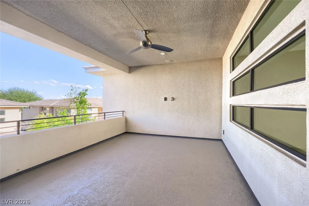 70 Grey Feather, Las Vegas, NV 89135