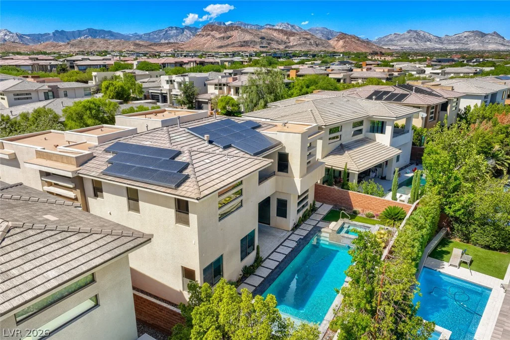 70 Grey Feather, Las Vegas, NV 89135