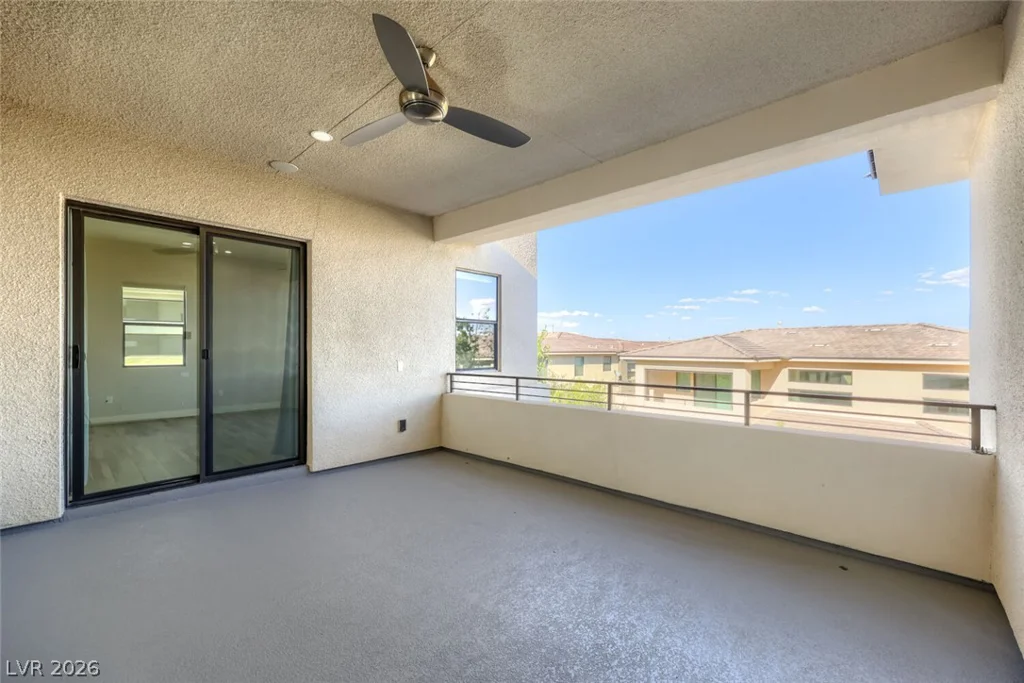 70 Grey Feather, Las Vegas, NV 89135