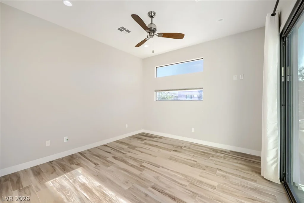 70 Grey Feather, Las Vegas, NV 89135