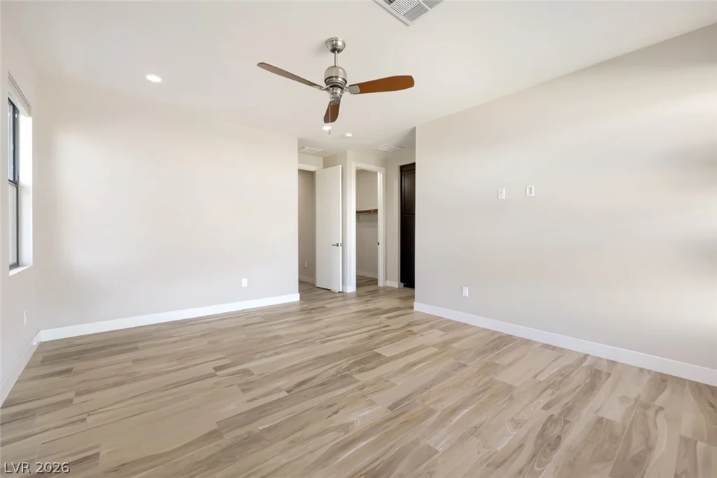 70 Grey Feather, Las Vegas, NV 89135