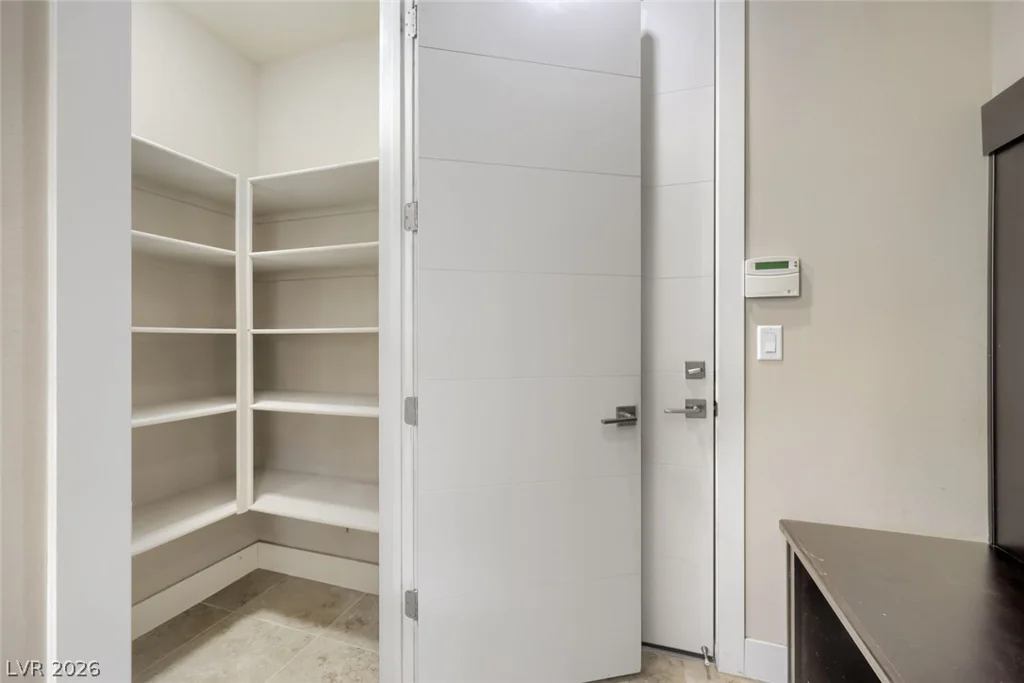 70 Grey Feather, Las Vegas, NV 89135
