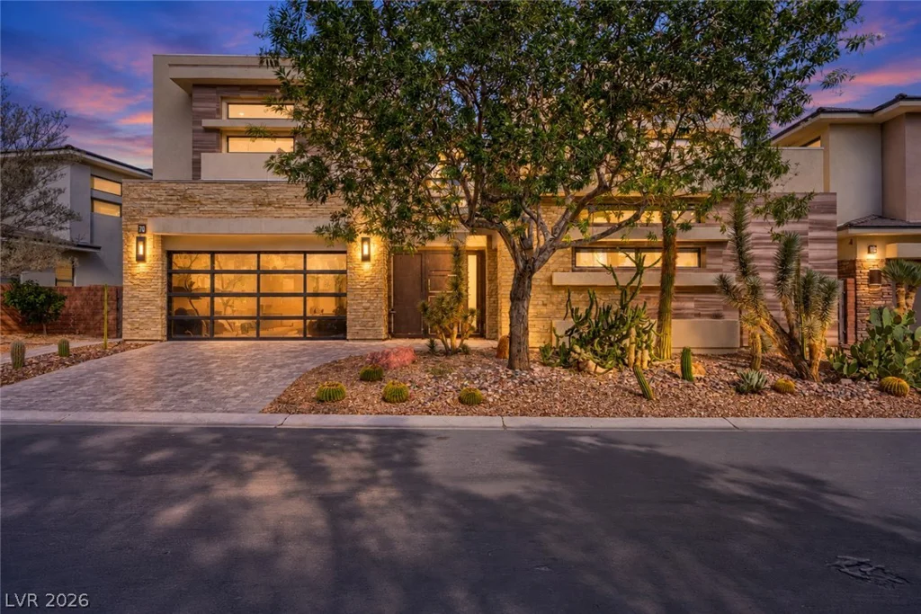 70 Grey Feather, Las Vegas, NV 89135
