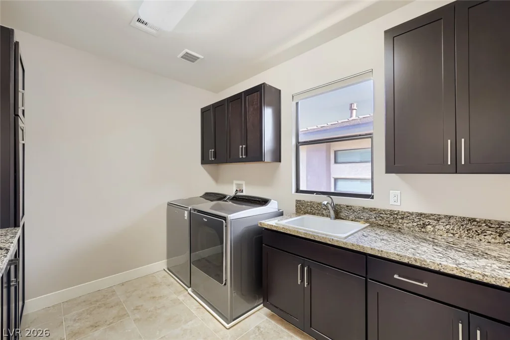 70 Grey Feather, Las Vegas, NV 89135