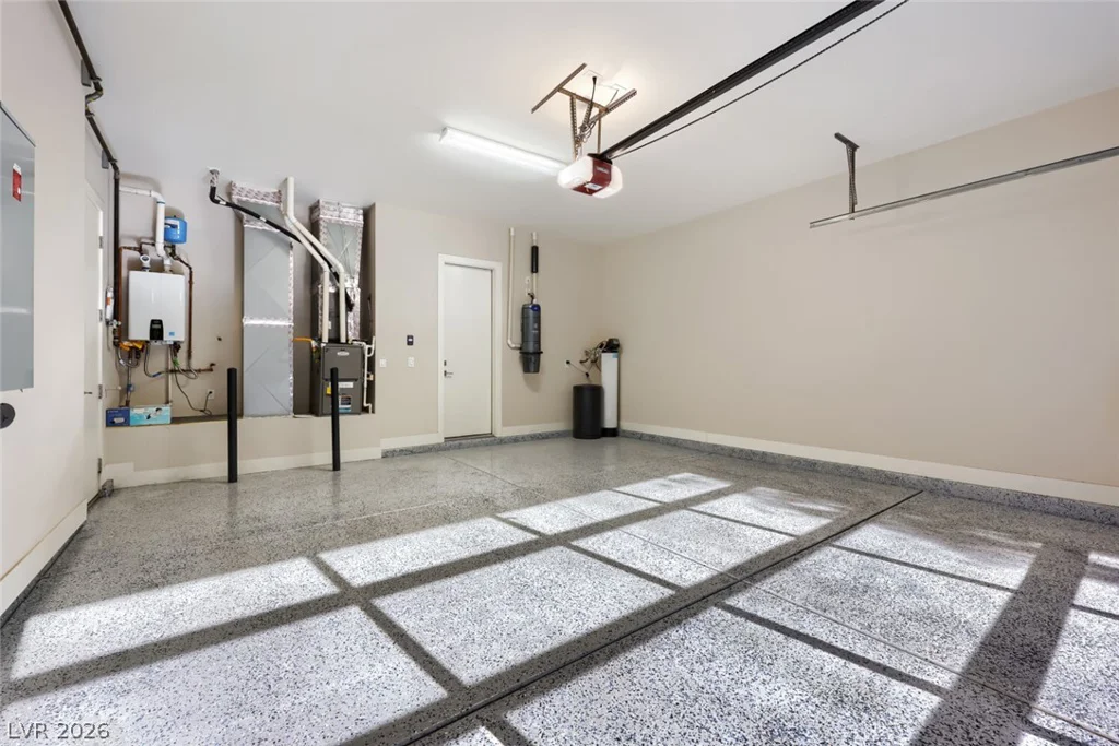 70 Grey Feather, Las Vegas, NV 89135