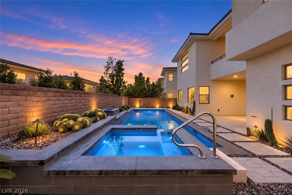 70 Grey Feather, Las Vegas, NV 89135